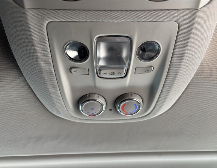 Peugeot Traveller Kombi 2,0 l 110 kw