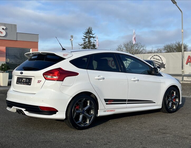 Ford Focus Hatchback 2,0 l 184 kw