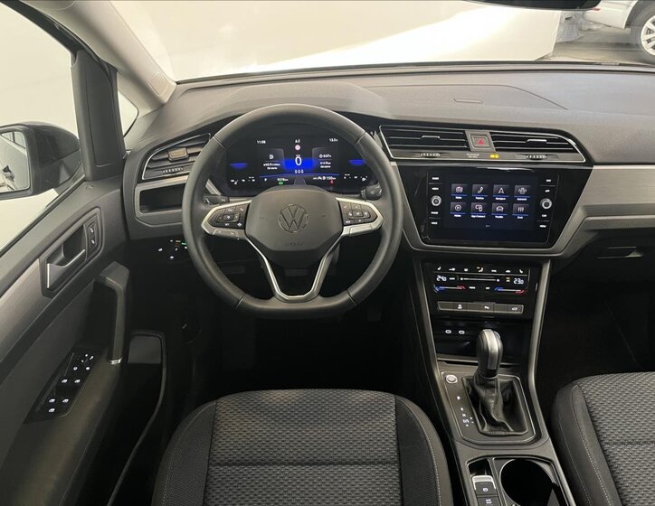Volkswagen Touran MPV 1,5 l 110 kw