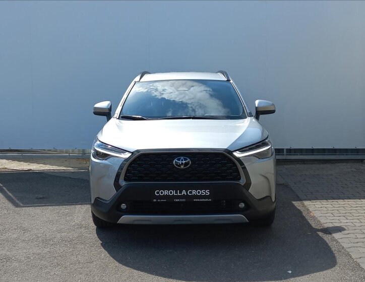 Toyota Corolla Cross 4