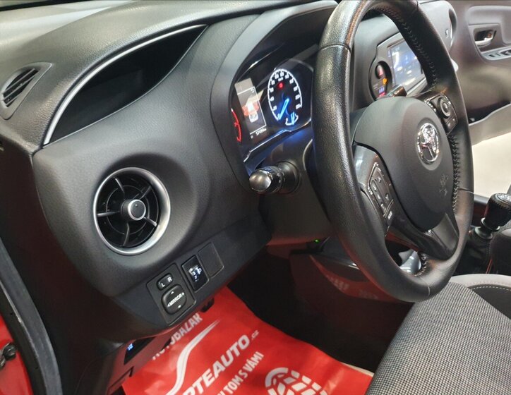 Toyota Yaris Hatchback 1,5 l 82 kw