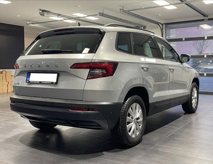 Škoda Karoq SUV 999,0 81 kw