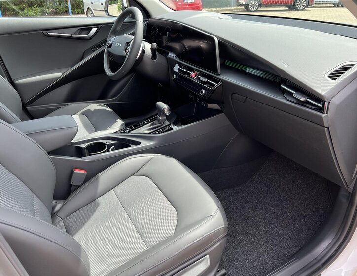 KIA Niro CUV / Crossover 1,6 l 95 kw