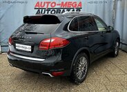 Porsche Cayenne Kombi 4,8 l 294 kw