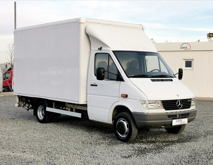Mercedes-Benz Sprinter 2