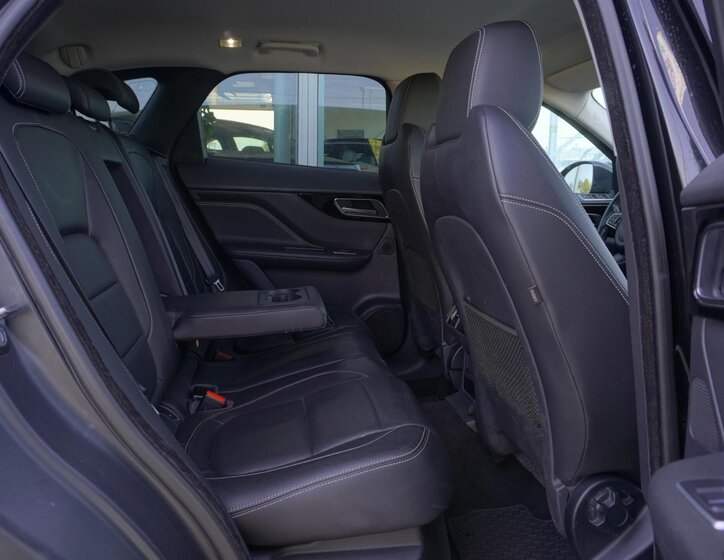 Jaguar F-Pace SUV / Terénní 2,0 l 184 kw