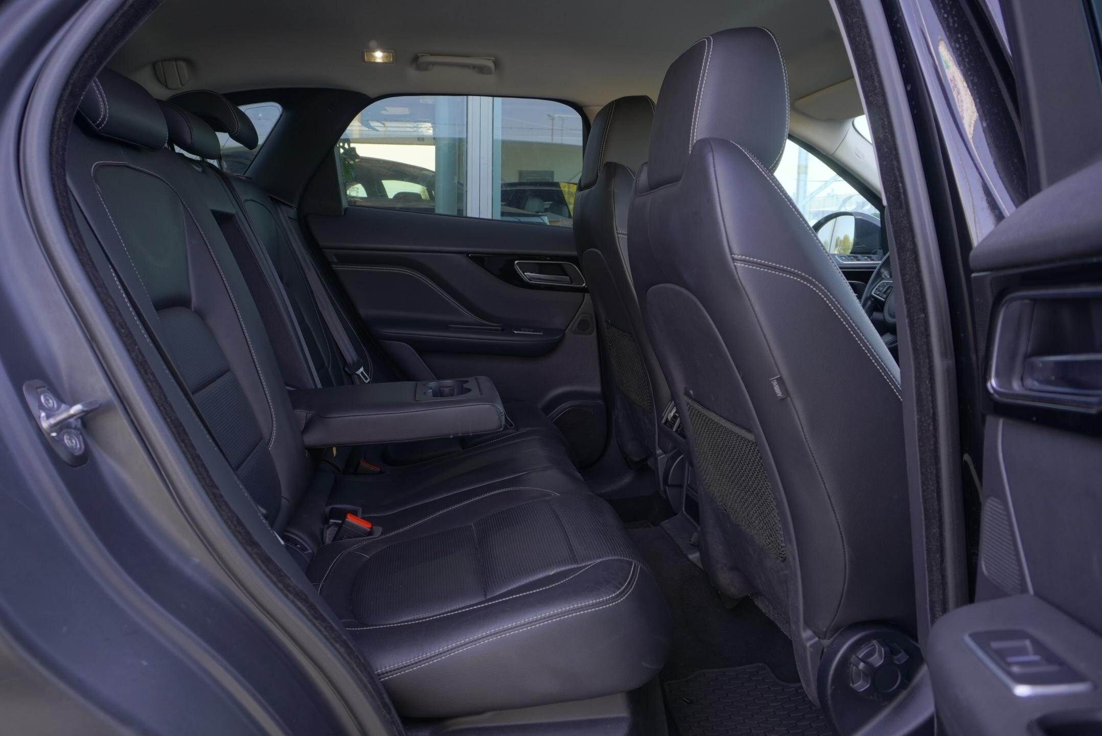 Jaguar F-Pace SUV / Terénní 2,0 l 184 kw