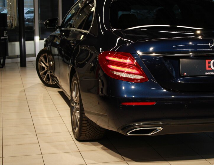 Mercedes-Benz Třídy E Sedan 1,6 l 118 kw