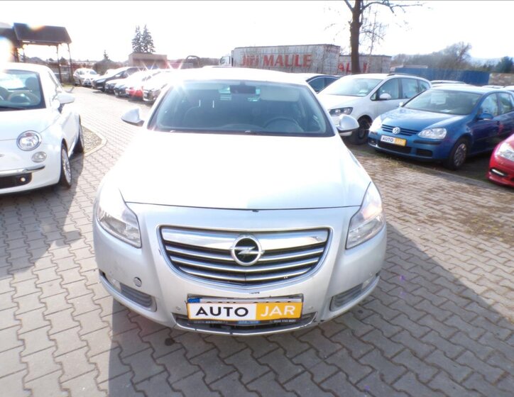 Opel Insignia Hatchback 2,0 l 118 kw