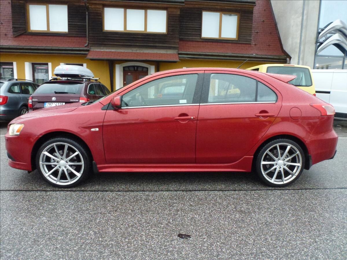 Mitsubishi Lancer Hatchback 2,0 l 217 kw