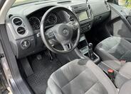 Volkswagen Tiguan 9