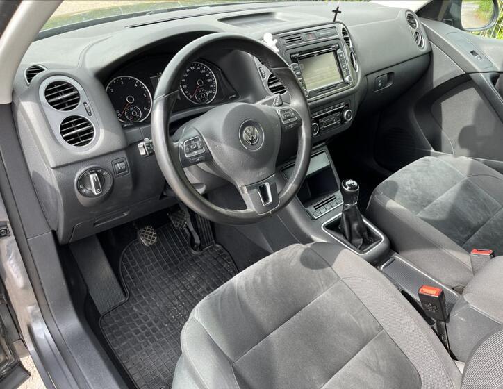 Volkswagen Tiguan 9