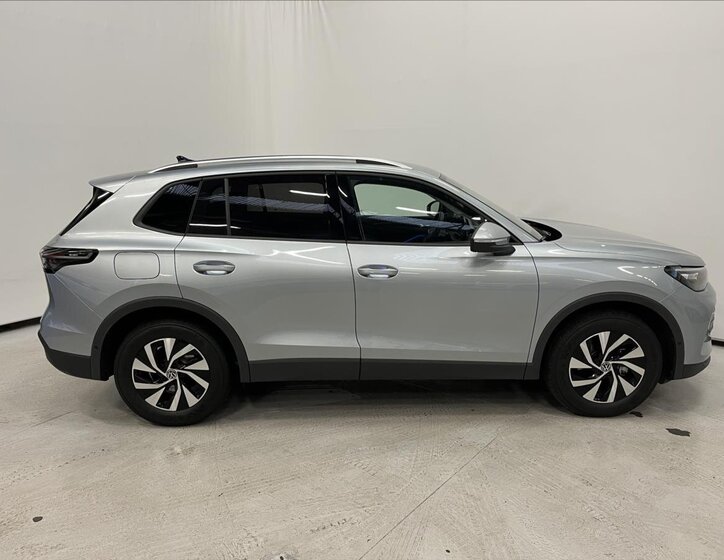 Volkswagen Tiguan SUV 1,5 l 96 kw