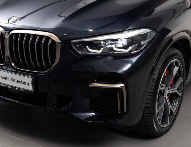 BMW X5 SUV 4,4 l 390 kw