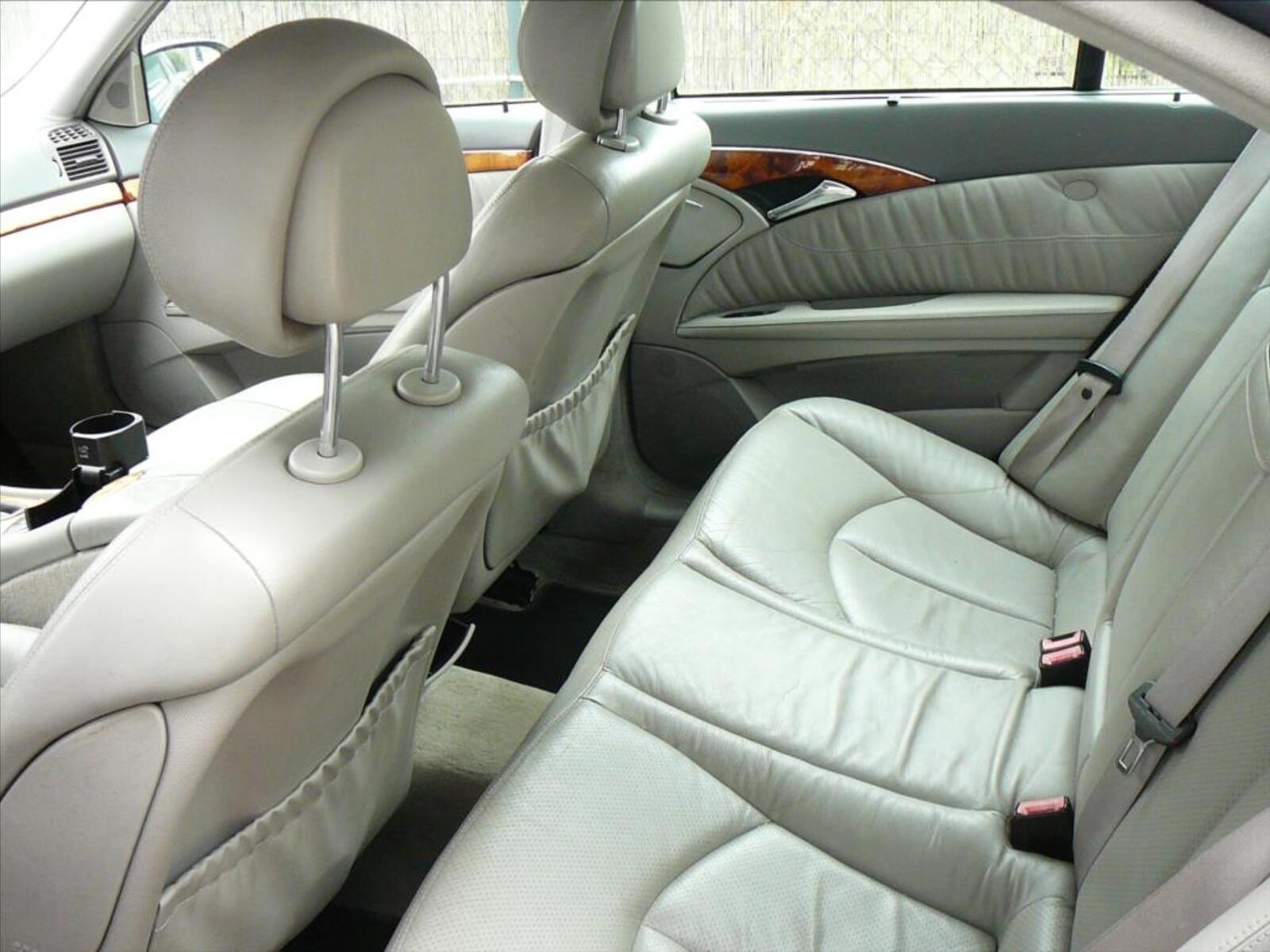 Mercedes-Benz Třídy E 8