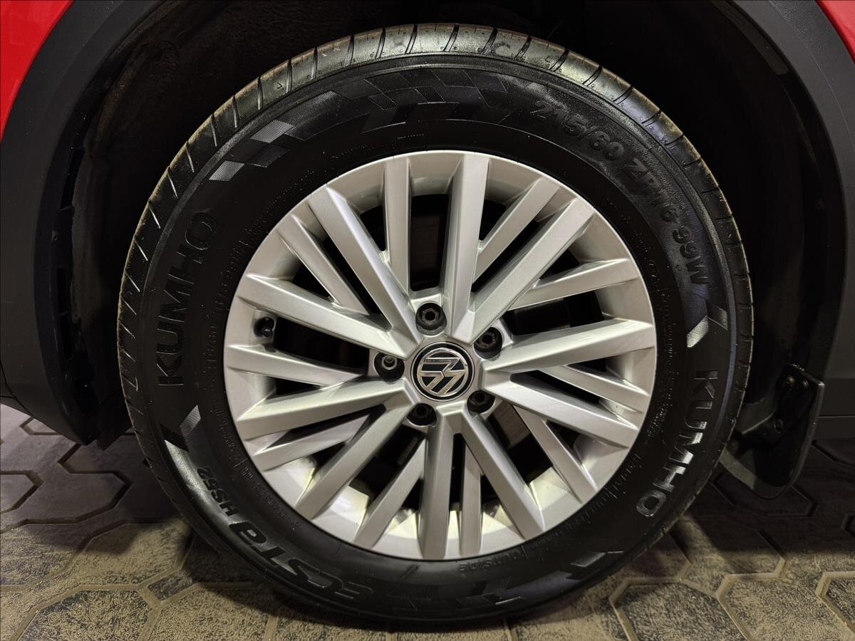 Volkswagen T-Roc SUV / Terénní 2,0 l 140 kw