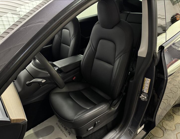 Tesla Model Y SUV / Terénní 0,0 378 kw