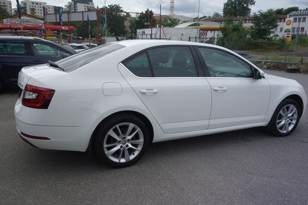 Škoda Octavia Sedan / Limuzína 2,0 l 110 kw