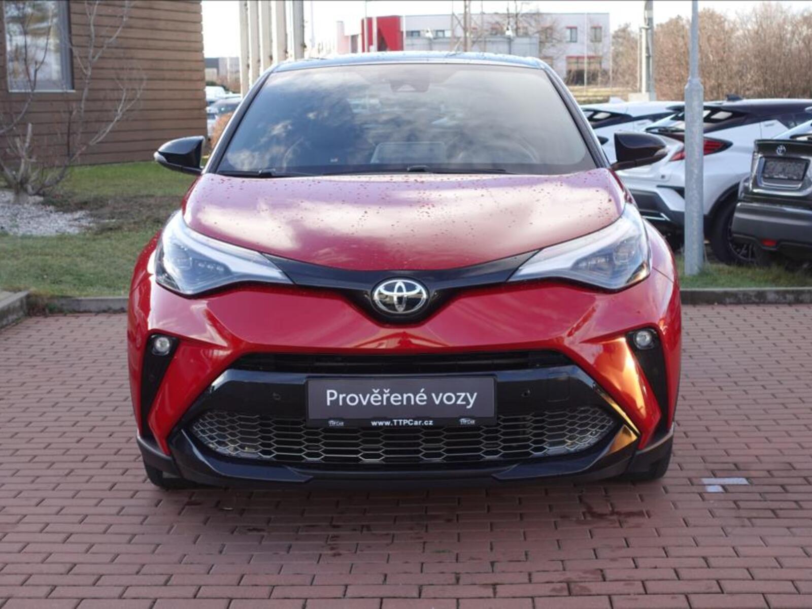 Toyota C-HR 2