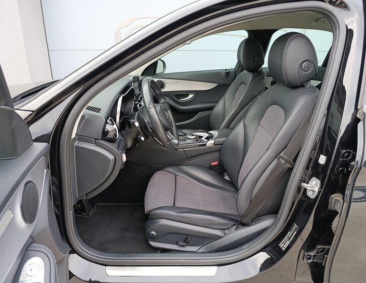 Mercedes-Benz Třídy C Sedan / Limuzína 2,1 l 125 kw