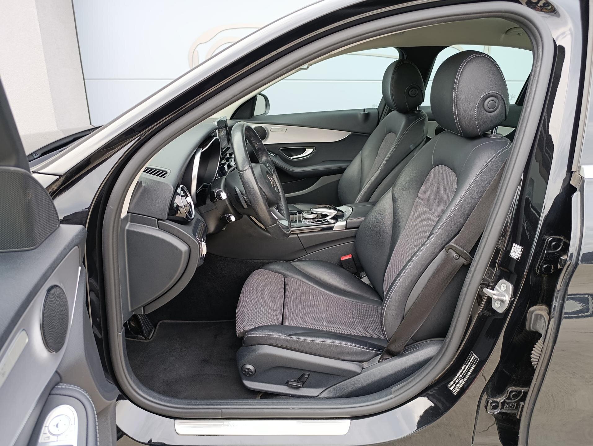 Mercedes-Benz Třídy C Sedan / Limuzína 2,1 l 125 kw