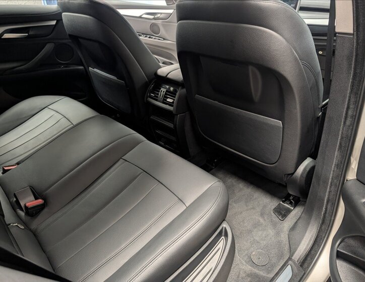 BMW X6 Sedan 3,0 l 190 kw