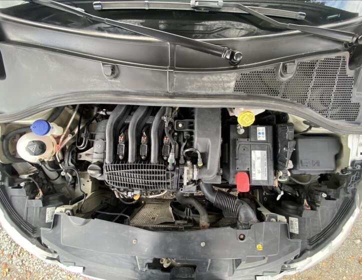 Peugeot 301 Sedan 1,2 l 53 kw