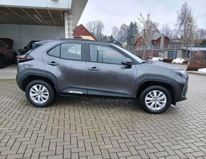 Toyota Yaris Cross SUV 1,5 l 68 kw