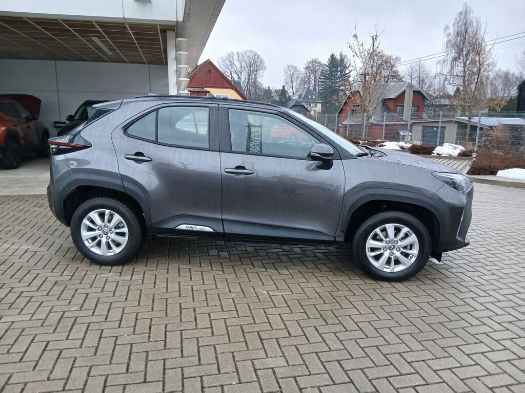 Toyota Yaris Cross SUV 1,5 l 68 kw