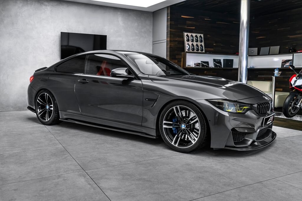 BMW M4 Kupé 3,0 l 331 kw