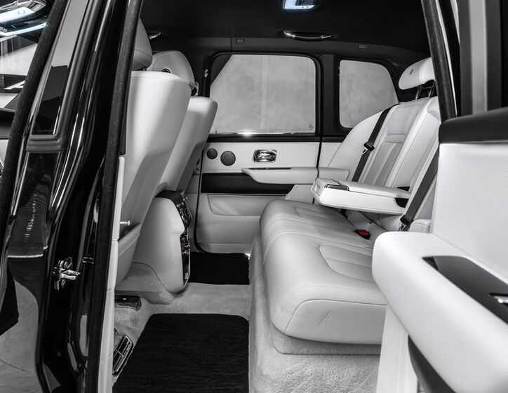 Rolls-Royce Cullinan 19