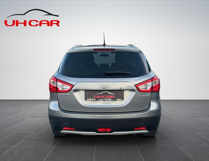 Suzuki SX4 S-Cross 8