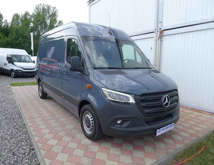 Mercedes-Benz Sprinter 2