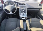 Peugeot 5008 MPV 2,0 l 120 kw