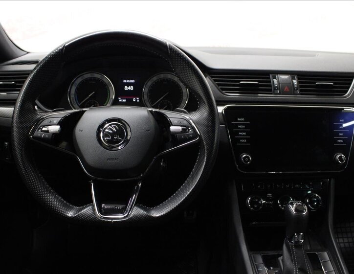Škoda Superb 28