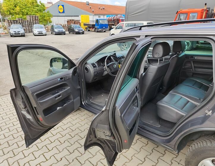 Volkswagen Touareg 8