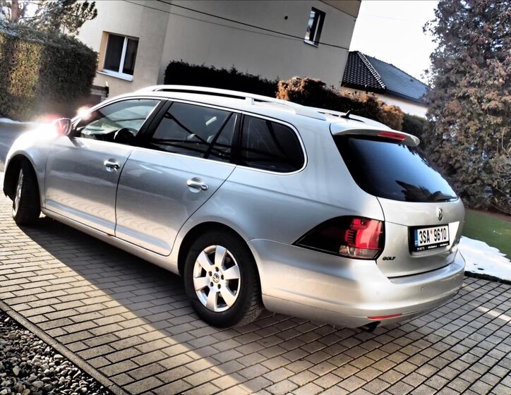 Volkswagen Golf Kombi 1,6 l 77 kw