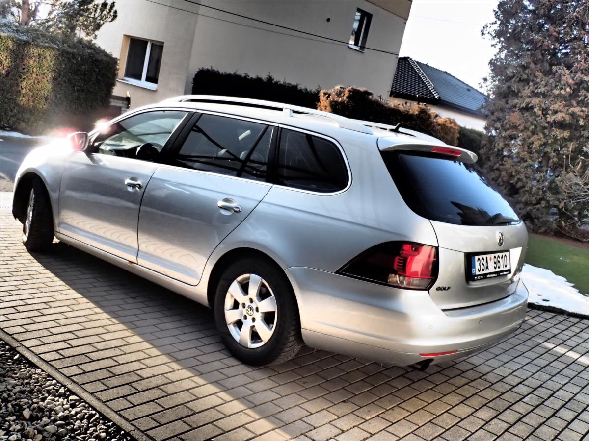 Volkswagen Golf Kombi 1,6 l 77 kw