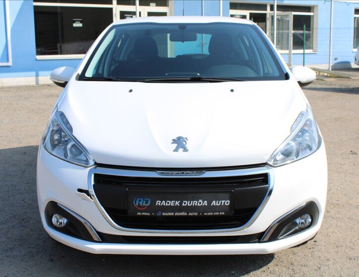 Peugeot 208 Hatchback 1,2 l 60 kw