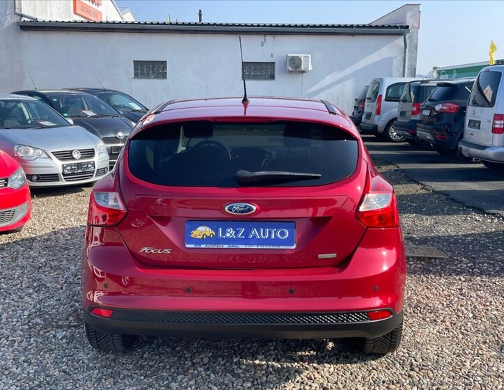 Ford Focus Hatchback 998,0 92 kw