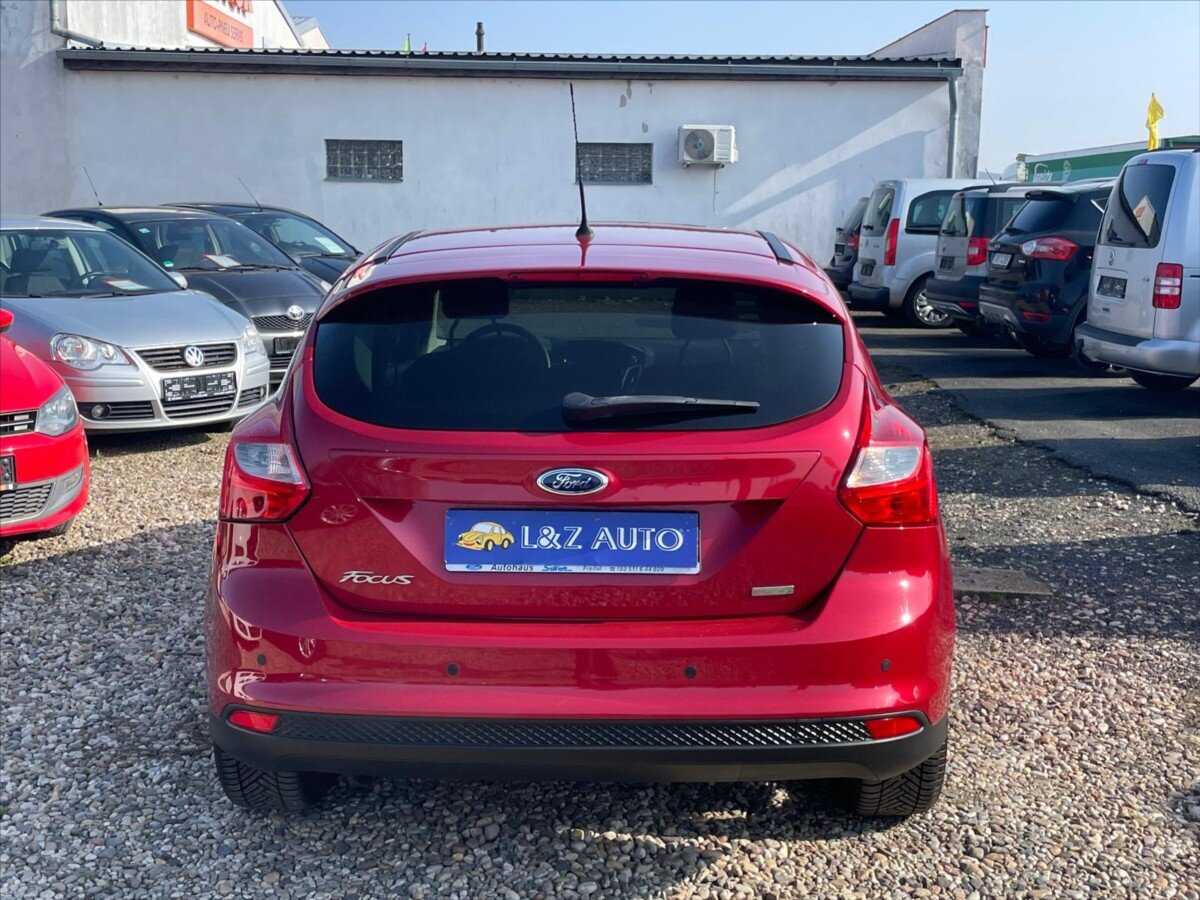 Ford Focus Hatchback 998,0 92 kw