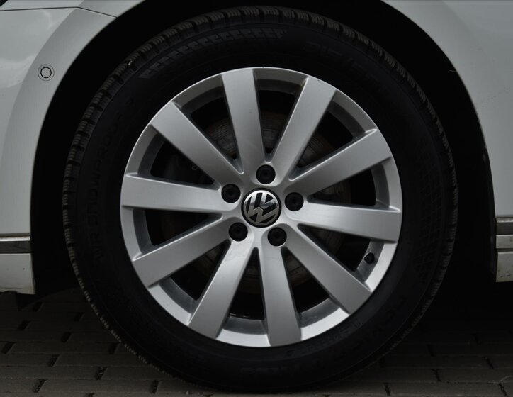 Volkswagen Passat Kombi 2,0 l 140 kw