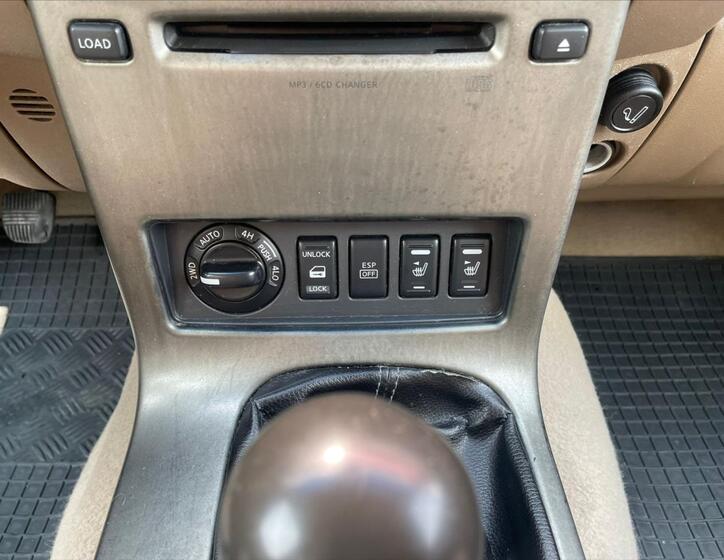 Nissan Pathfinder 15