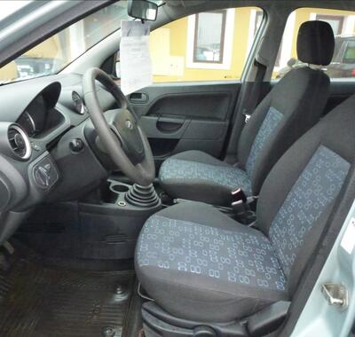 Ford Fiesta 16