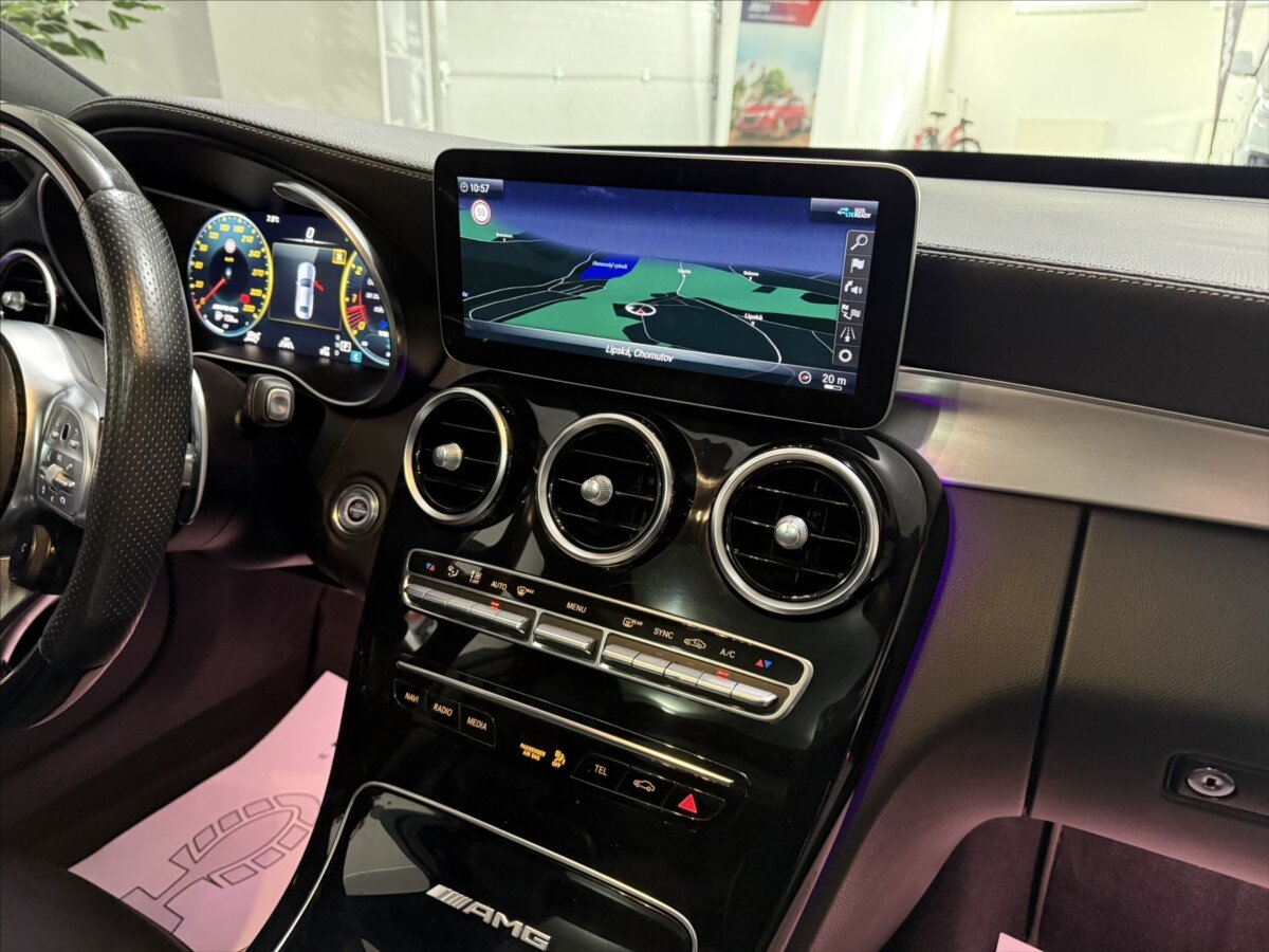 Mercedes-Benz Třídy C Sedan 4,0 l 375 kw