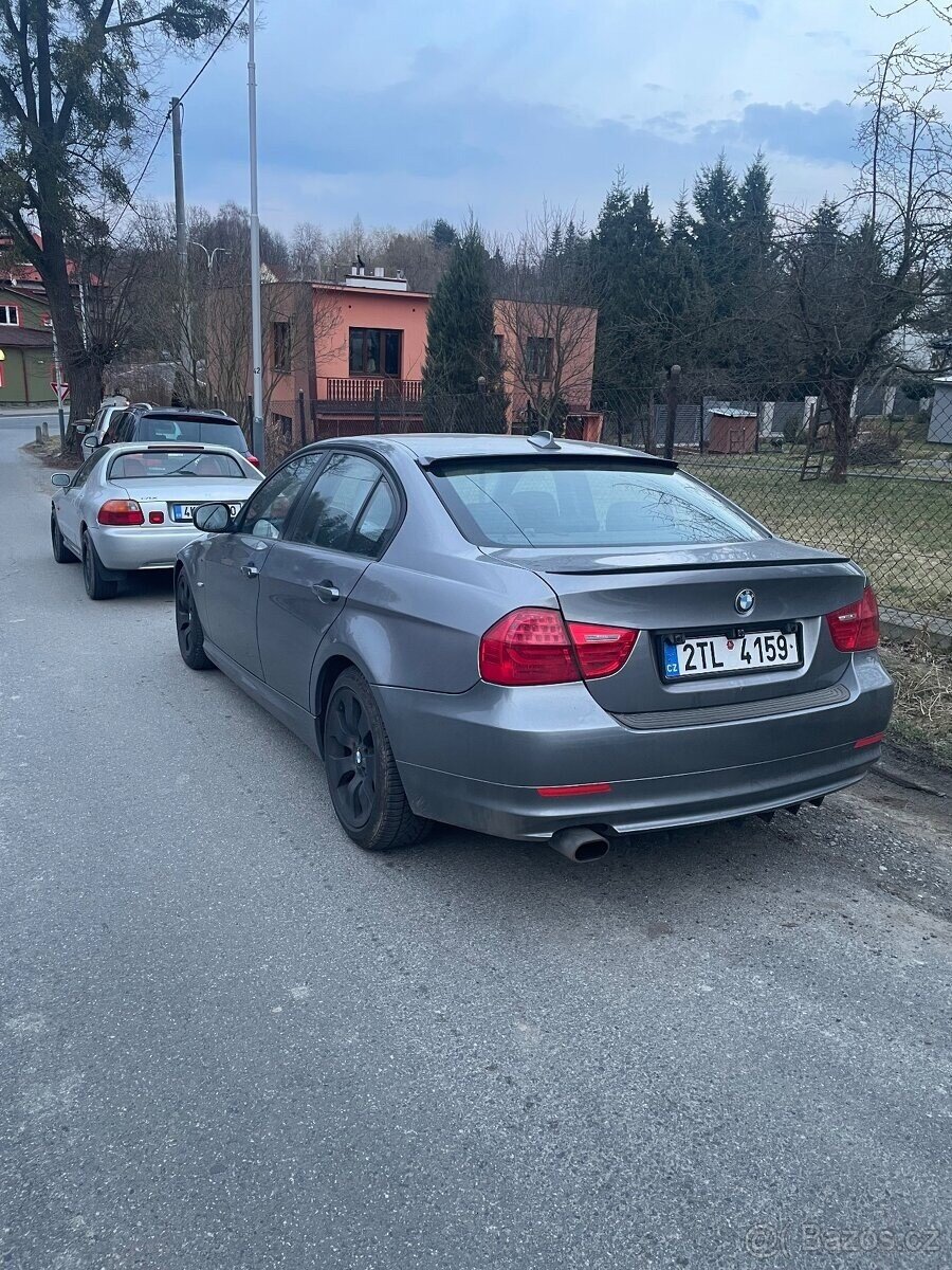 BMW Řada 3 Sedan / Limuzína 0,0 105 kw