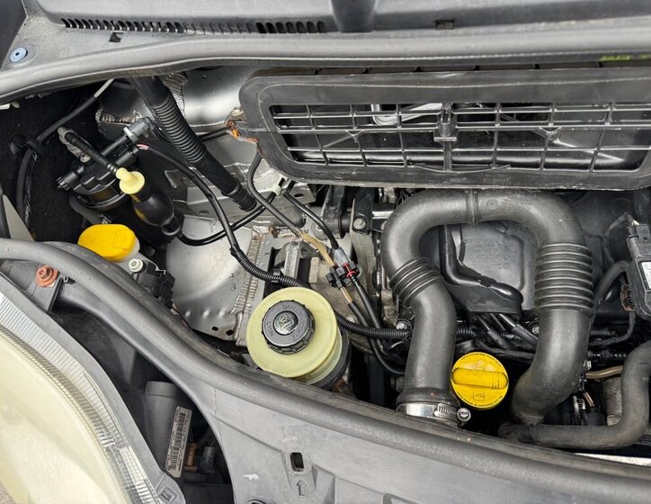 Opel Vivaro VAN / Minibus 2,0 l 84 kw