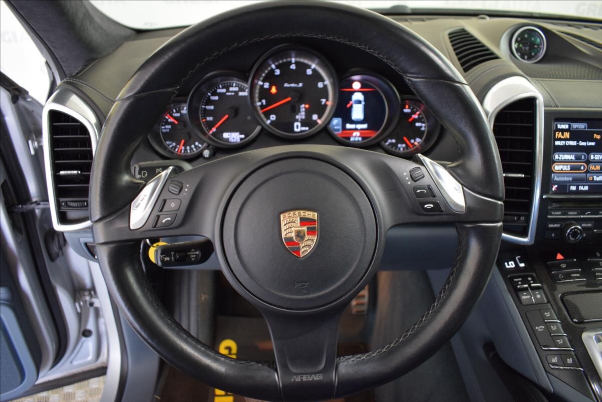 Porsche Cayenne SUV / Terénní 4,8 l 405 kw