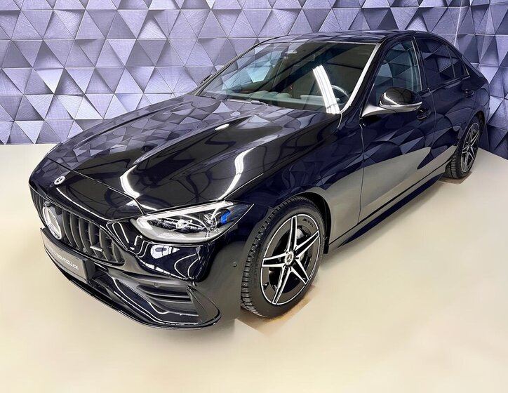 Mercedes-Benz Třídy C Sedan 2,0 l 190 kw