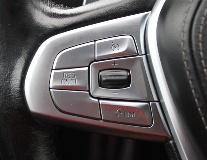 BMW Řada 7 Sedan / Limuzína 3,0 l 195 kw